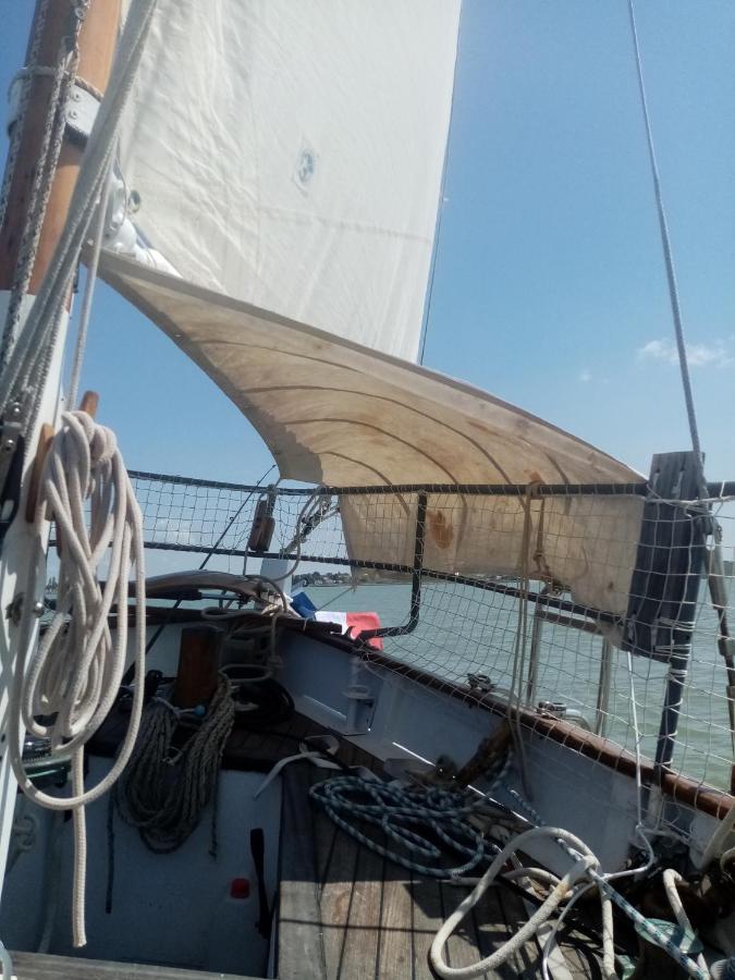 Superbe Vieux Greement A La Rochelle Botel *